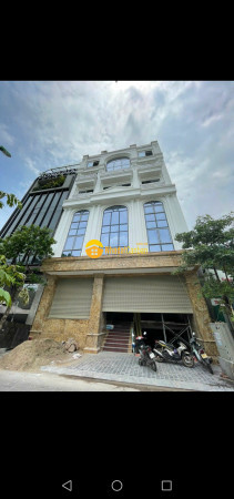 Ban toa nha văn phong 8 tâng măt phô tu mơ kdt nam trung yên dt 210m2. gia 120 tỷ