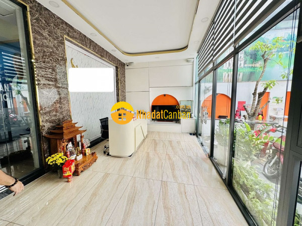 Bán nhà mặt tiền kd ngộp bank, hạ chào 10 tỷ, lý chính thắng, p7, q3, 205m2, 2 tầng, nở hậu.