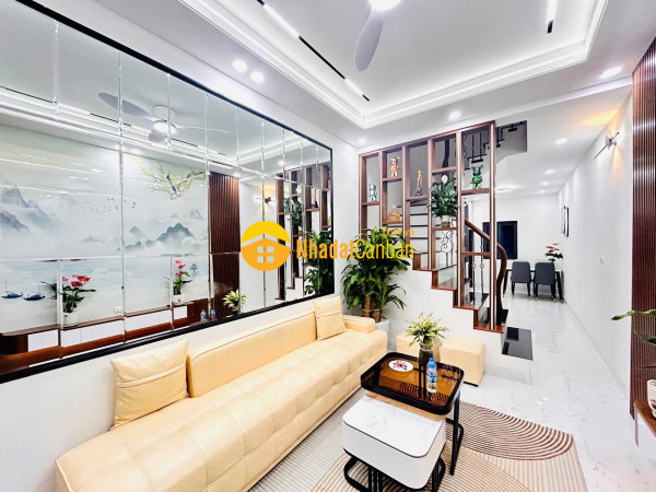 Bán nhà riêng phố đội cấn, nhà mới đẹp 5 tầng, 35m, gần phố, 10.9 tỷ