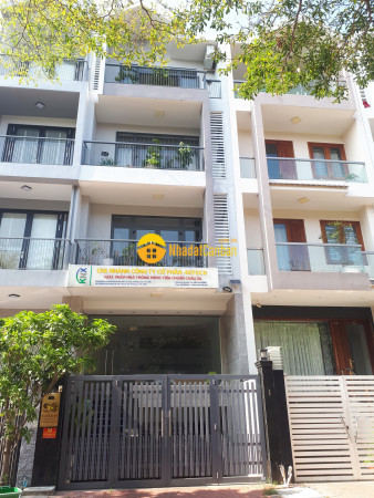 Bán nhà còn mới, đẹp, hầm, 3 lầu, diện tích 5x20m, hướng nam, giá 22 tỷ, kdc him lam,phường tân hưng